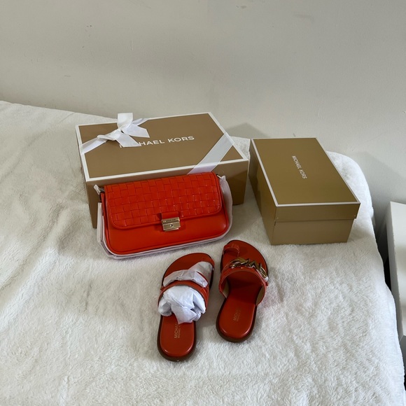 Michael kors sandal Izzy flat sandal embossed croc size 7 - Picture 3 of 4